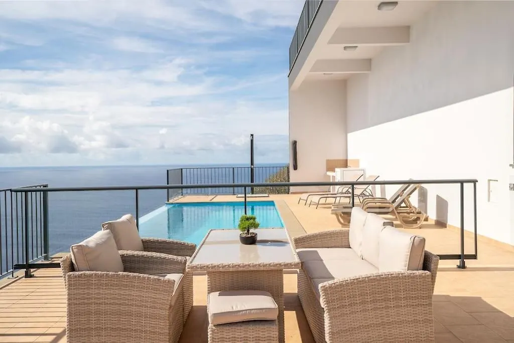 Marina View Apartment - Pool & Stunning Ocean View Calheta  Portugalia