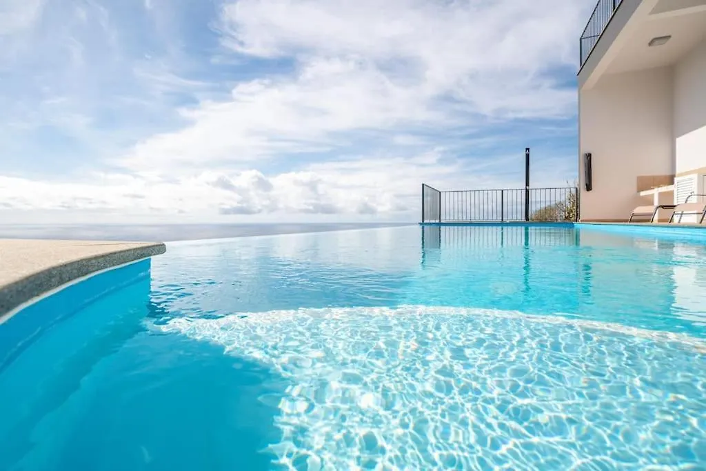 Marina View Apartment - Pool & Stunning Ocean View Calheta  0*, Calheta (Madeira)
