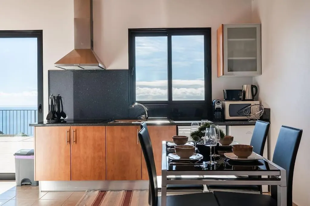 Marina View Apartment - Pool & Stunning Ocean View Calheta  Calheta (Madeira)