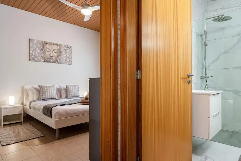 Marina View Apartment - Pool & Stunning Ocean View Calheta  Portugalia