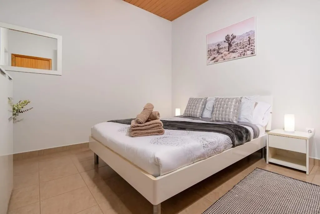Marina View Apartment - Pool & Stunning Ocean View Calheta